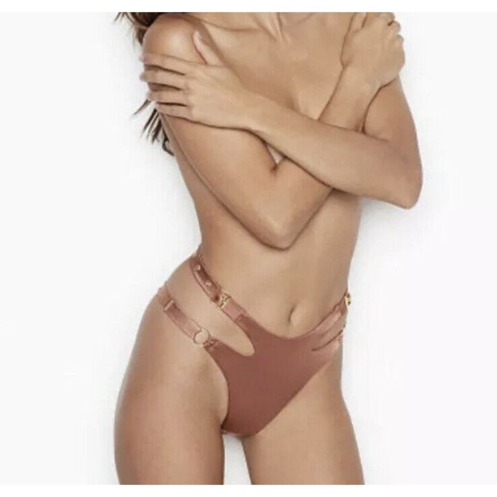 Victoria's Secret Groomet & Buckle Brazilianâ Panty Size M Brandied Peach NWT